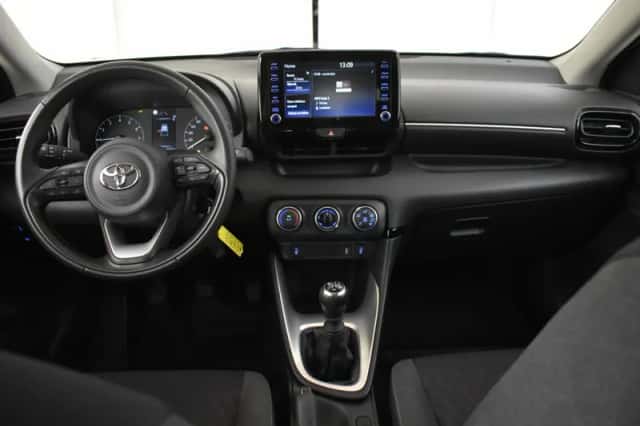 Toyota Yaris (2023) thumbnail 4