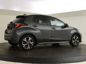 Toyota Yaris (2024) thumbnail 2