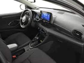 Toyota Yaris (2024) thumbnail 3