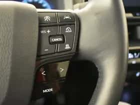 Toyota C-HR (2024) thumbnail 16