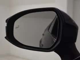 Toyota C-HR (2024) thumbnail 27