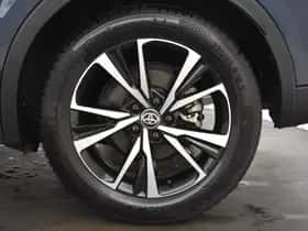 Toyota C-HR (2024) thumbnail 29