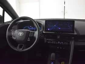 Toyota C-HR (2024) thumbnail 4