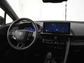 Toyota C-HR (2024) thumbnail 4