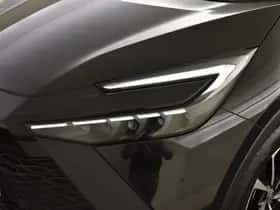 Toyota C-HR (2024) thumbnail 8