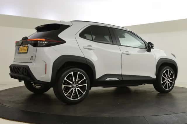 Toyota Yaris Cross (2024) thumbnail 2