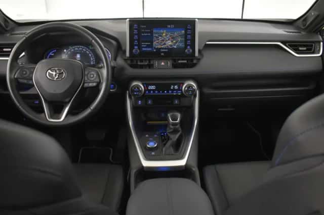 Toyota RAV4 (2021) thumbnail 4