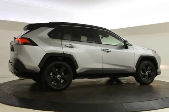 Toyota RAV4 (2021) thumbnail 6