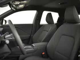 Lexus LBX (2025) thumbnail 11
