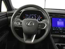 Lexus LBX (2025) thumbnail 14