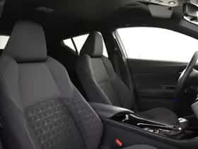 Toyota C-HR (2022) thumbnail 3