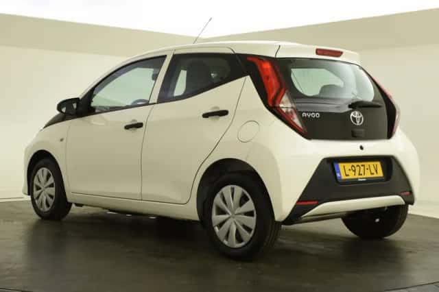 Toyota Aygo (2021) thumbnail 6
