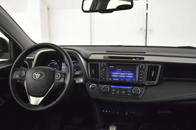Toyota RAV4 (2017) thumbnail 4