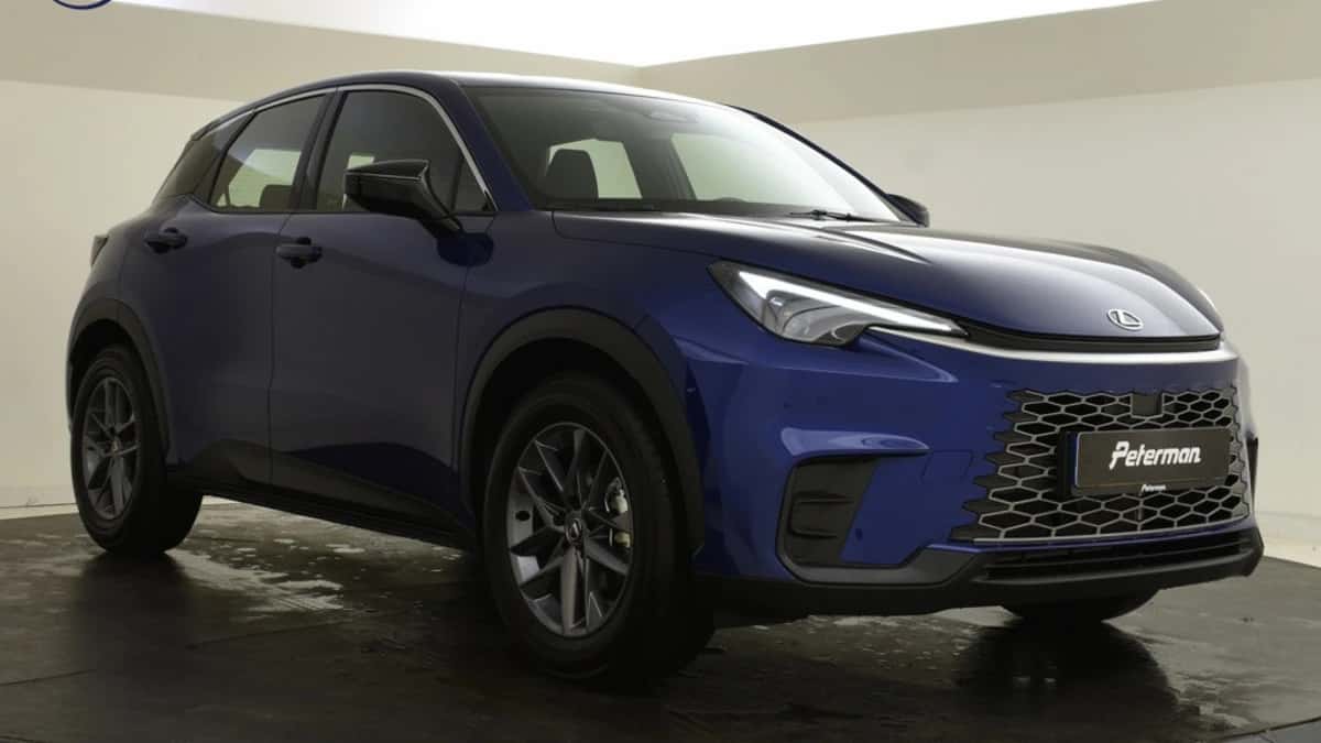 Lexus LBX (2025) — foto 1
