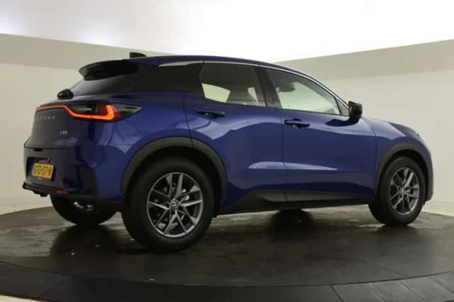 Lexus LBX (2025) thumbnail 2
