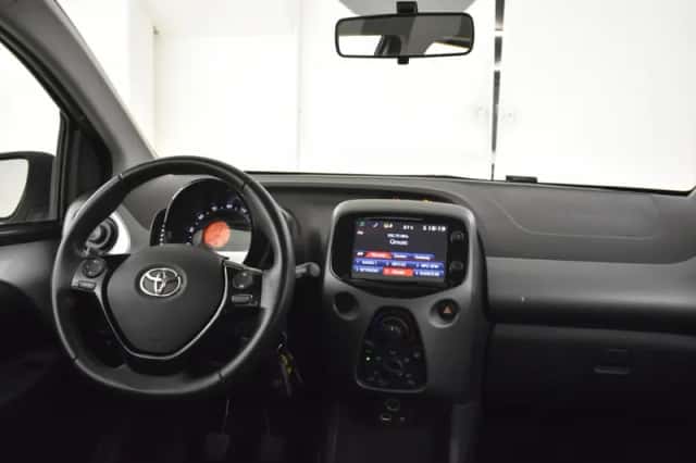 Toyota Aygo (2018) thumbnail 3