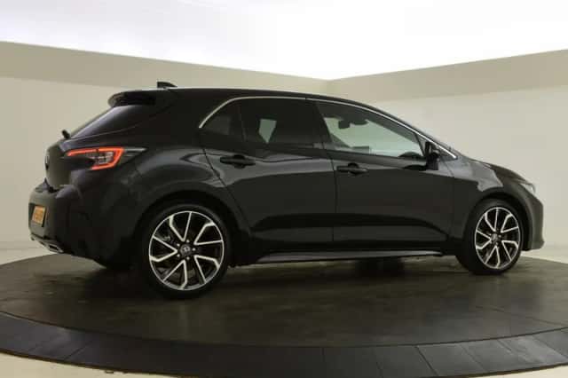 Toyota Corolla (2022) thumbnail 2