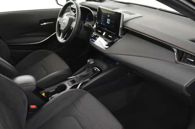 Toyota Corolla (2022) thumbnail 3