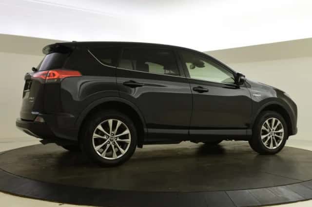 Toyota RAV4 (2018) thumbnail 2