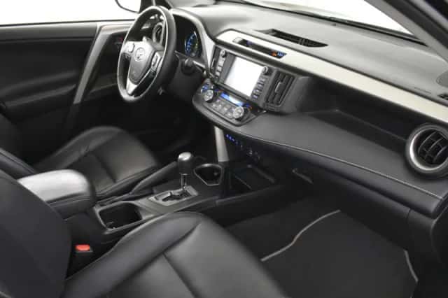 Toyota RAV4 (2018) thumbnail 3