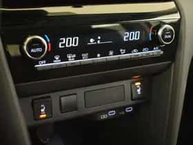 Toyota Yaris Cross (2025) thumbnail 15
