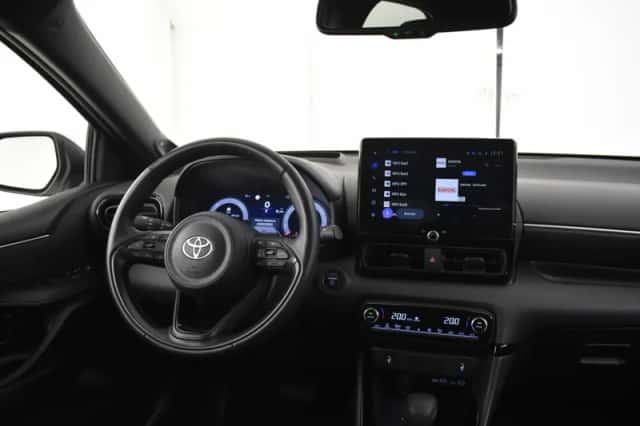 Toyota Yaris (2024) thumbnail 3