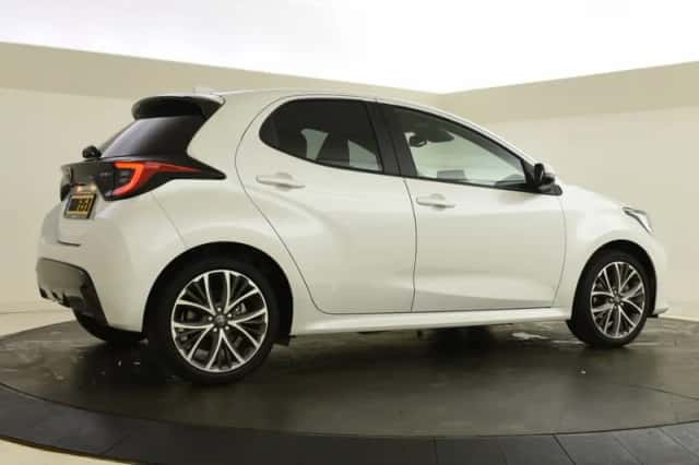 Toyota Yaris (2024) thumbnail 5