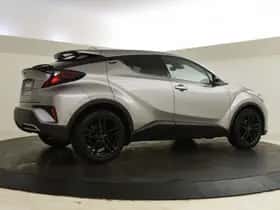 Toyota C-HR (2021) thumbnail 2