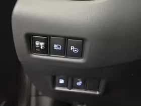 Toyota C-HR (2021) thumbnail 18