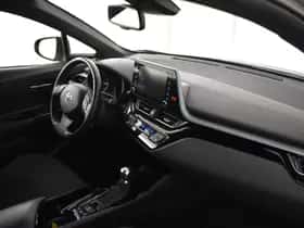 Toyota C-HR (2021) thumbnail 3