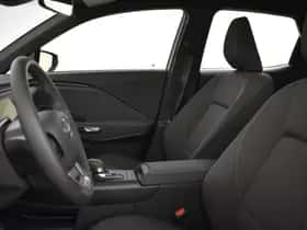 Lexus LBX (2025) thumbnail 15