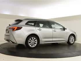 Toyota Corolla (2024) thumbnail 2