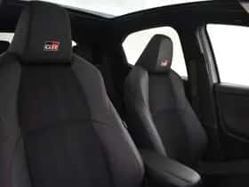 Toyota Yaris (2024) thumbnail 3