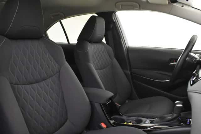 Toyota Corolla (2021) thumbnail 3
