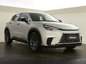 Lexus LBX (2025) thumbnail 2