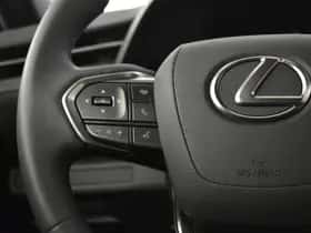 Lexus LBX (2025) thumbnail 17