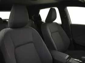 Lexus LBX (2025) thumbnail 3