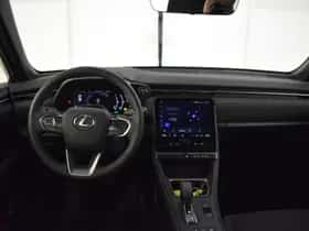 Lexus LBX (2025) thumbnail 4
