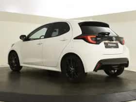 Toyota Yaris (2022) thumbnail 2