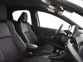 Toyota Yaris (2022) thumbnail 3