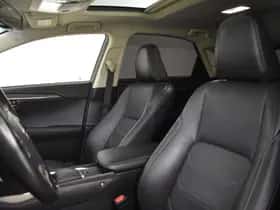 Lexus NX (2020) thumbnail 3