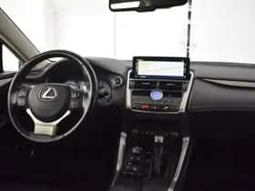 Lexus NX (2020) thumbnail 4