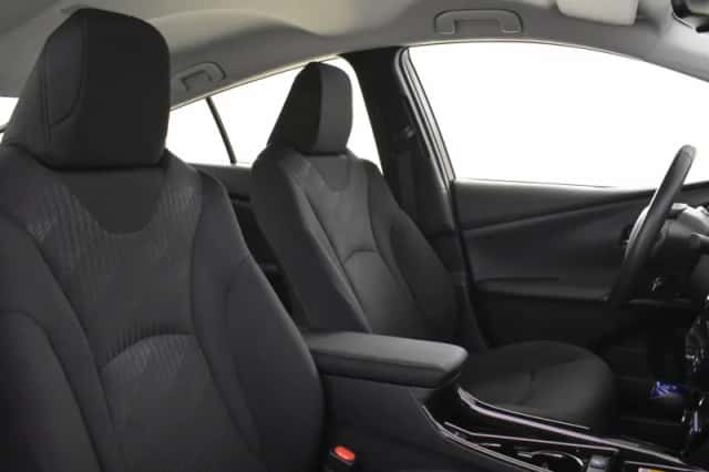 Toyota Prius (2019) thumbnail 3