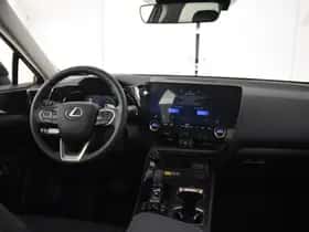 Lexus NX (2025) thumbnail 4