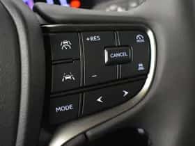 Lexus UX (2025) thumbnail 16