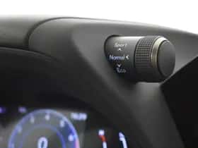 Lexus UX (2025) thumbnail 18