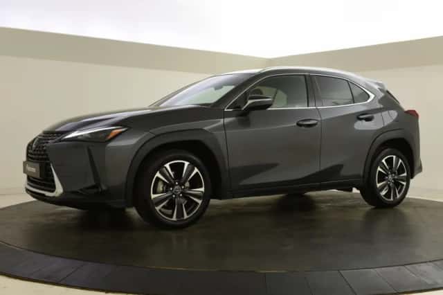 Lexus UX (2025) thumbnail 5