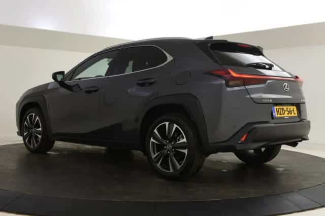 Lexus UX (2025) thumbnail 6