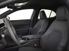 Lexus UX (2025) thumbnail 9