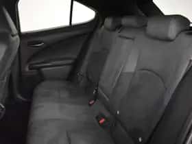 Lexus UX (2025) thumbnail 10